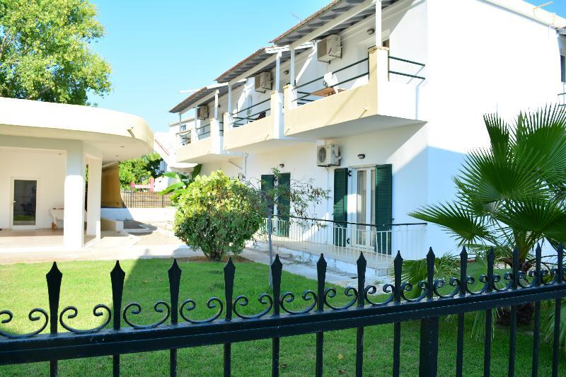 דירות קאבוס Cavo D' Oro Complex מראה חיצוני תמונה